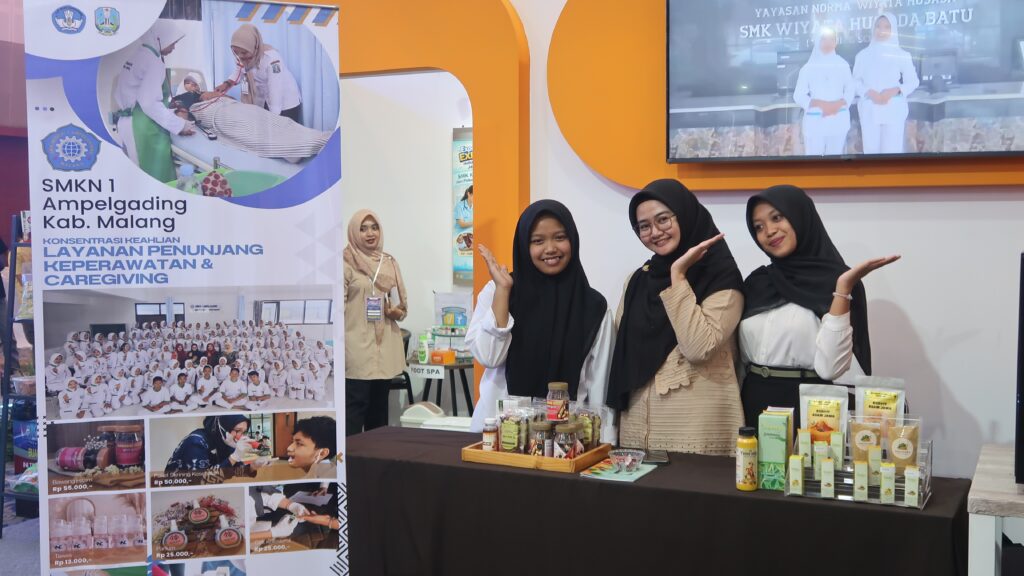 LPKC SMKN 1 Ampelgading Wakili Sekolah di Expo & Expose SMK Jawa Timur 2026